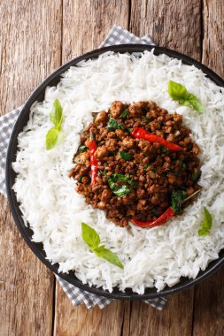 Fesleğen Tavuk (Gai Pad Krapow) - tavuk, sarımsak, arpacık soğanı, swee