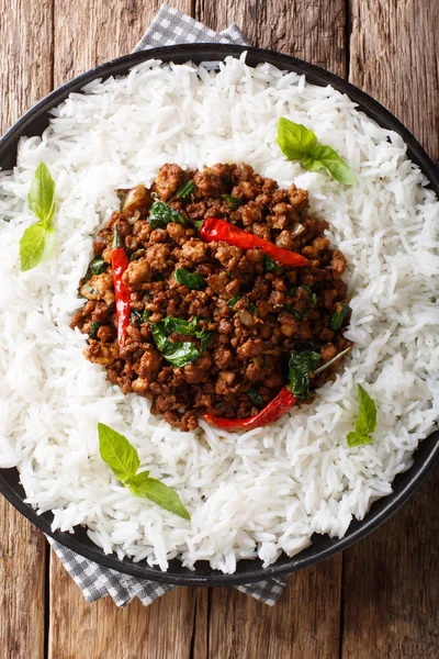 Stir fry basil chicken with chili pepper and soy sauce with a si — Stock Photo, Image