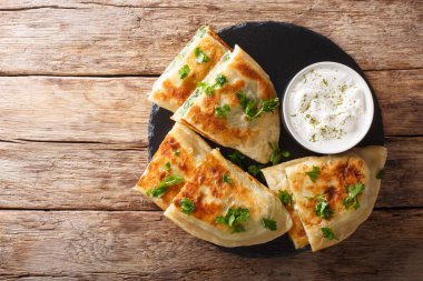 Afganistan'dan Bolani düz ekmek, pişmiş veya bir vegeta ile kızarmış