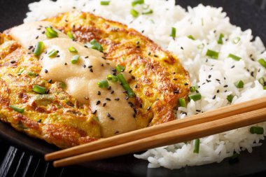 Yumurta Foo Genç sebze dolu bir Çin yumurta omlet bir