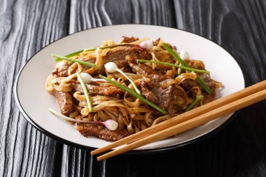 Beef Chow Fun * Çin eriştesi ile birlikte popüler bir Çin yemeğidir. 
