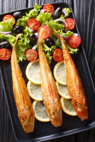 Delicious fresh fried saltwater fish gurnard with fresh vegetabl — Stock Photo, Image