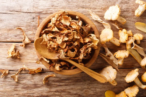 Natural ingredient dried wild chanterelle mushrooms close-up on — Stock Photo, Image