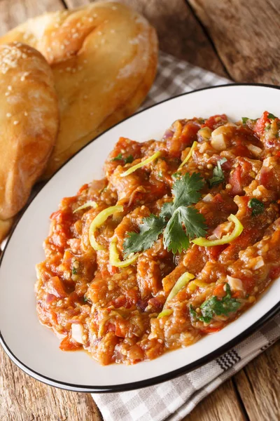 Baharatile dumanlı kavrulmuş patlıcan püresi, bu punjabi baingan b