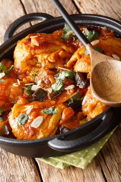 Homemade chicken thighs stewed with eggplant in tomato sauce clo — Stock Photo, Image