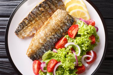 Diyet sağlıklı gıda limon ve taze v ile uskumru fileto ızgara