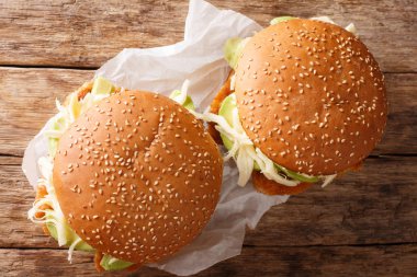 Baharatlı Chipotle Tavuk Cemita Sandviç yakın çekim. Yatay üst