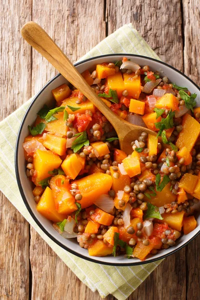 Homemade pumpkin ragout with lentils, onions and carrots in a bo — Stock Photo, Image