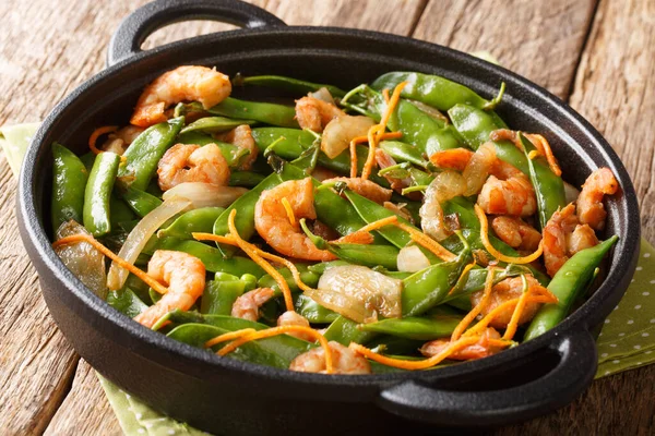 Asian Stir Fried Shrimp Onions Carrots Pea Pods Close Plate — Stock Photo, Image