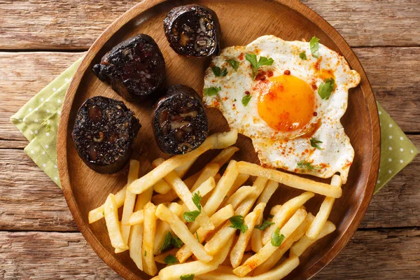 Huevos Rotos Recipe Spanish Broken Eggs Potato Blood Sausage Close — Stock Photo, Image