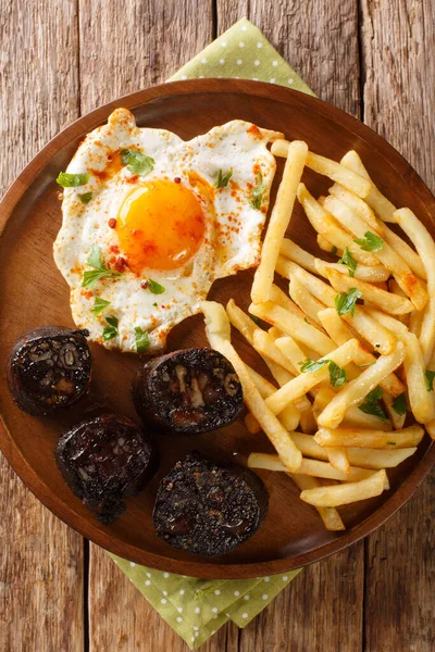 Huevos Rotos Con Morcilla Stekt Ägg Med Pommes Frites Och — Stockfoto