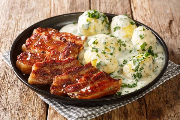 Crispy Fried Pork Belly Creamy Parsley Sauce Stegt Med Persillesovs — Stock Photo, Image