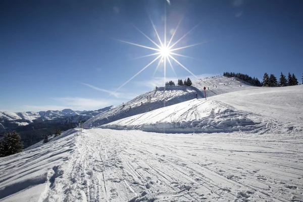 Ski Slope Winter Sunny Day Alpine Ski Resort — Stock Photo, Image