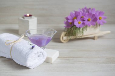 Lavanta spa ayarlar. Sağlıklı yaşam ve aromaterapi ürünleri yatıştırıcı