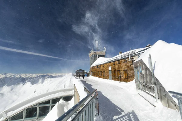 2 Απριλίου 2018, Garmisch Partenkirchen, Βαυαρία, Γερμανία. Σταθμός κορυφής Zugspitze βουνό το χειμώνα. — Φωτογραφία Αρχείου