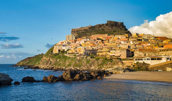 Das sardiniendorf castelsardo skyline — Stockfoto