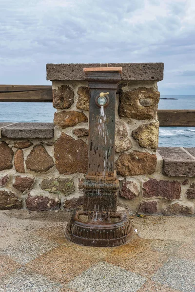 Öffentliche Trinkwasserversorgung — Stockfoto