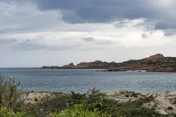 Les roches d'isola rossa sardinia — Photo