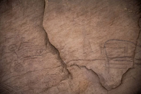Alte Zeichnungen auf den Felsen aus zwölf Jahrhunderten vor Christus — Stockfoto