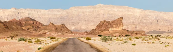 Carretera en el parque nacional de Timan — Foto de Stock