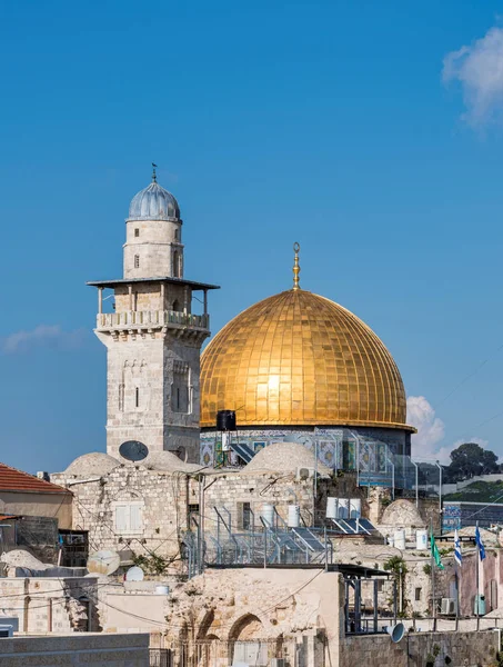 Västra muren och den gyllene kupolen vid klippan i Jerusalem — Stockfoto