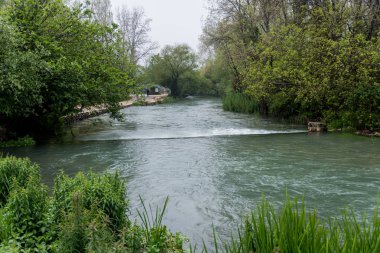 Ürdün nehrinin Banias Spring kaynağı