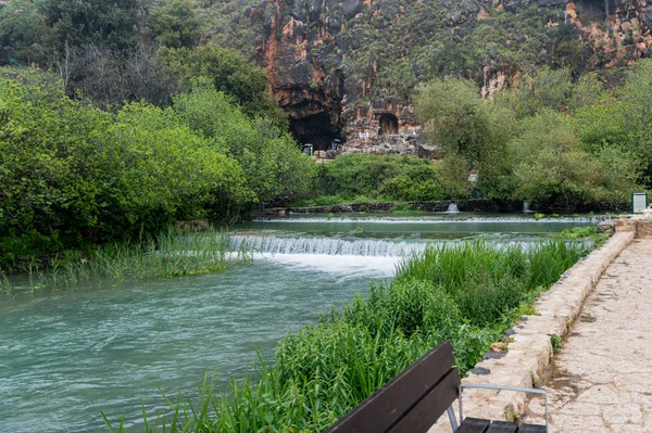 La fuente de manantial Banias del río Jordán —  Fotos de Stock