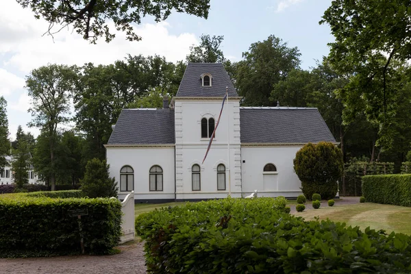 White estate in the nature area — Stock Photo, Image