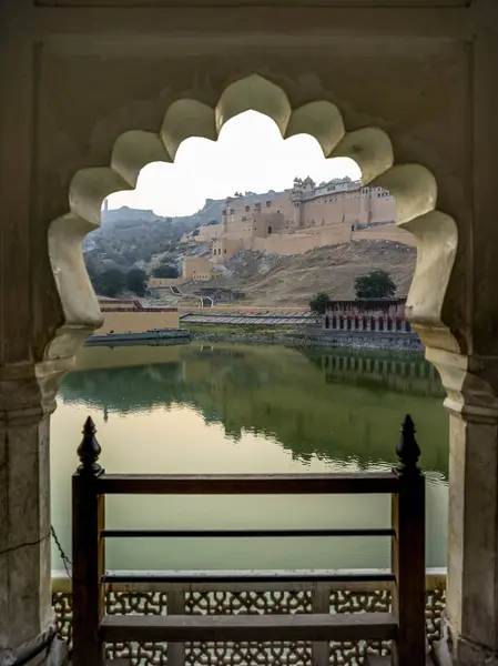Maota Lake Front Amer Fort Viewed Scalloped Archway Jaipur Rajasthan — Stock Photo, Image