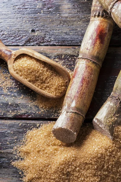 Canne Sucre Brute Sur Une Surface Bois Dans Une Cuillère — Photo