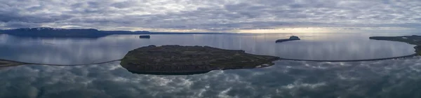 Vue Aérienne Panoramique Océan Entourant Islande Hofsos Islande — Photo