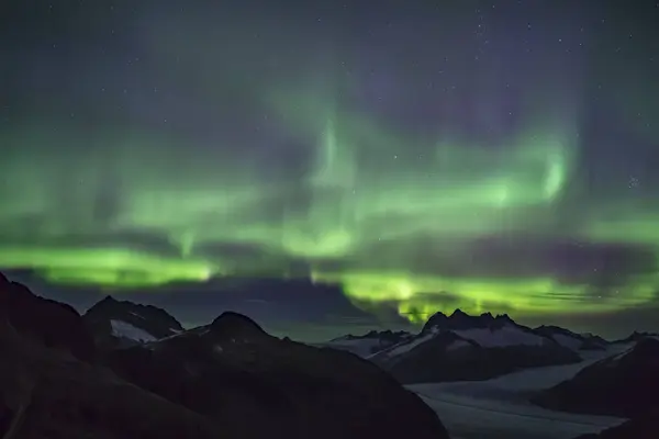 Luces Boreales Que Brillan Sobre Campo Hielo Juneau Bosque Nacional — Foto de Stock