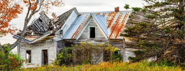 Altes Einfamilienhaus Mit Eingestürztem Dach Scotstown Quebec Kanada — Stockfoto