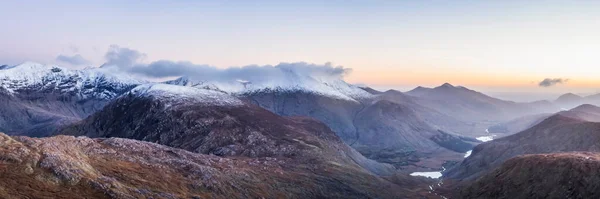 Panoramic View Macgillycuddy Reeks Snow Black Valley Dawn Winter Stitched — стоковое фото
