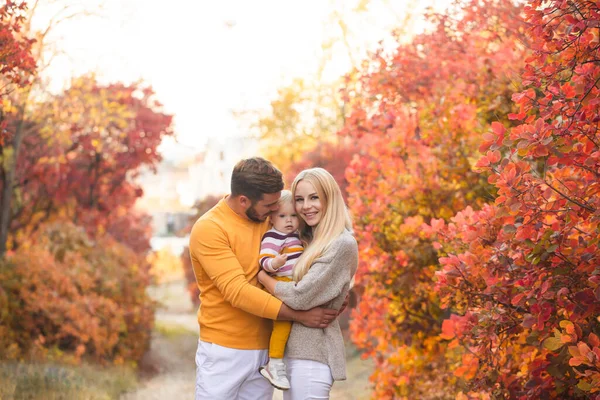 Married Couple Little Daughter Walking Autumn Forest People Wearing White — Stock Photo, Image