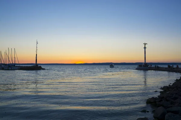 Het Balatonmeer zonsondergang — Stockfoto