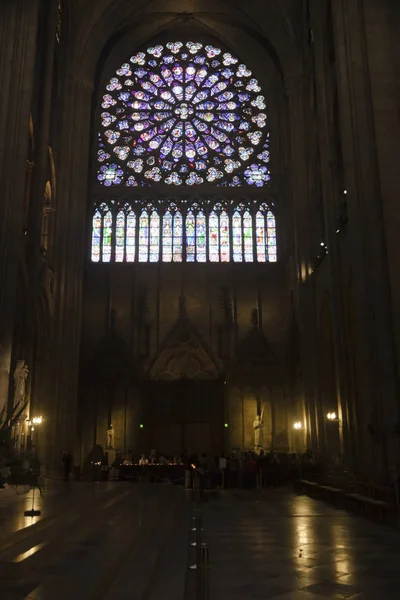 Venster van notre dame — Stockfoto