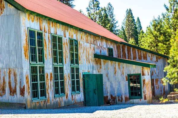 Ingang Van Old Rusty Gebouw Vroeger Gebruikt Werd Mijnbouw — Stockfoto