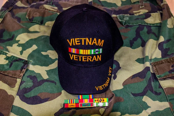 Vietnam Veteran Hat Service Ribbons Camouflage Uniform — Stock Photo, Image