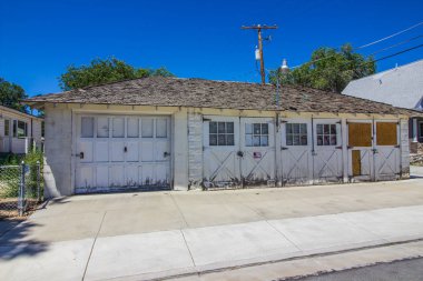 Garajda bindik kadar Windows ile yıpranmış