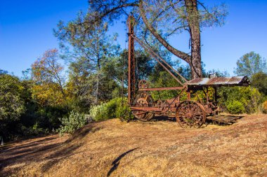Bir kez madencilik işlemlerinde kullanılan bağbozumu paslı delme makinesi