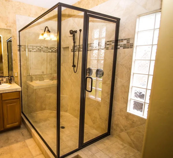 Köşe duş banyo modern adım