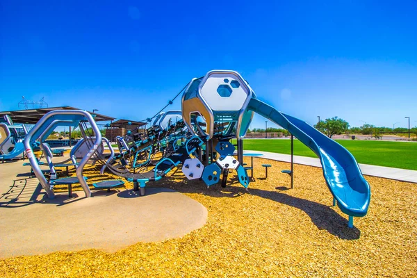 Kids Climbing Jungle Gym Free Public Park — Stock Photo, Image