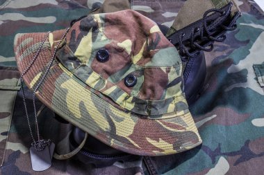 Vietnam Veterineri Yeşil Çalılık Şapka ve Üniforma