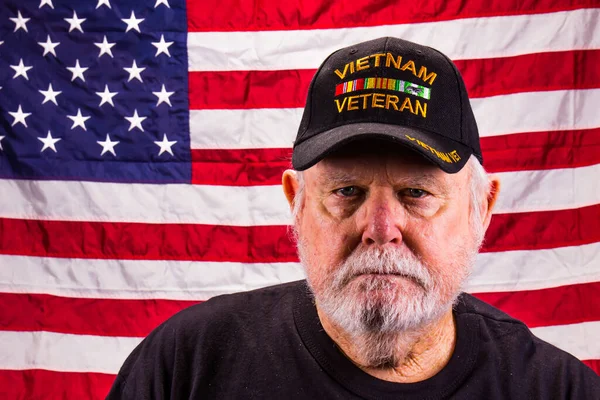 Vietnam Veteran Looking Straight You — Stock Photo, Image