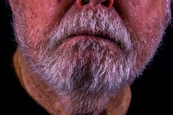 Velho Homem Sênior Com Scraggly Whte Barba Preta Bigode — Fotografia de Stock