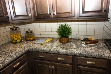 Dekoratör Ögeleriyle Mutfak Granit Sayacı