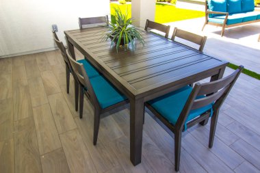 Modern Patio Mobilya Masası ve Yastıklı Altı Sandalye