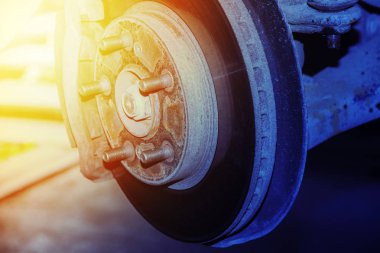 caliper ve eski arabanın fren diski