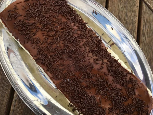 Сливочный Десерт Гранулированным Шоколадом — стоковое фото